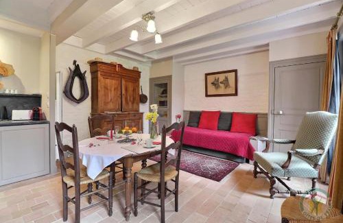 Saint-Meloir-des-Ondes House | Chateau de Lourdes