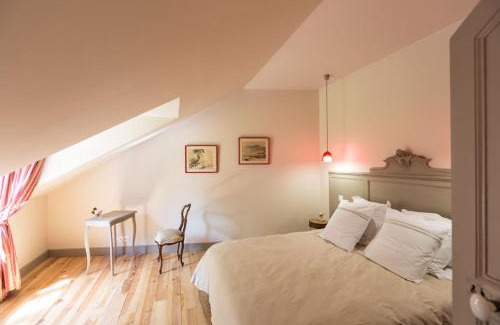 Saint-Meloir-des-Ondes House | Chateau de Lourdes