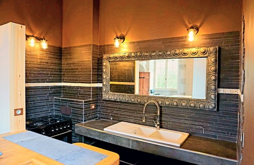 Lannilis Other | Château de KEROUARTZ. Seaside, sleeps 12. A stay with family or friends
