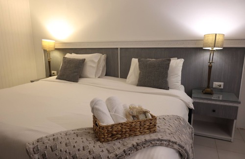 Kfardebian Hotel | Chateau Deau Faraya