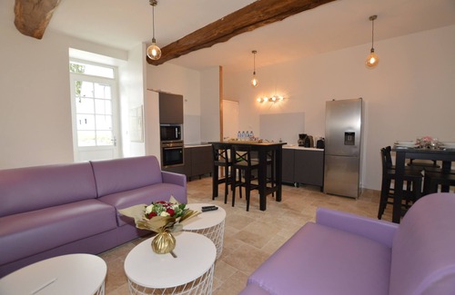 Chavagne Bed & Breakfast | Chateau des Fontenelles