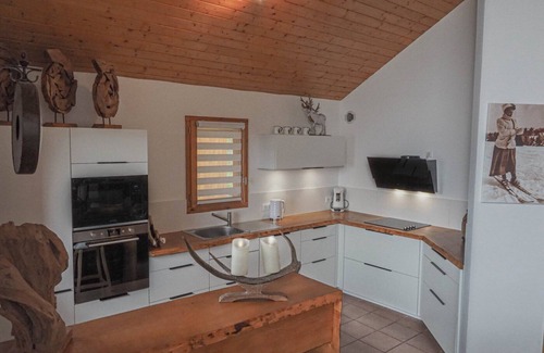 Vallandry Ski Chalet | Chateau Doggestein is a charming 8 person chalet in the Bellecote chalet Park