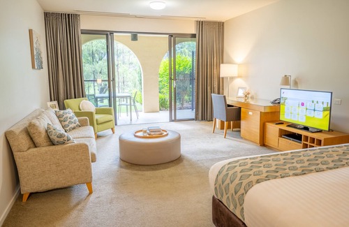 Pokolbin Resort | Chateau Elan At The Vintage