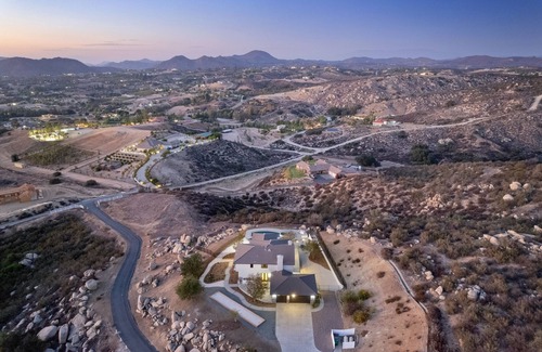 Temecula House | Chateau Evie James -high End Luxury Home W/pool,hot Tub,gameroom 5 Bedroom Home by RedAwning