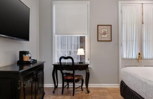 French Quarter Hotel | Chateau Hotel