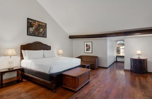 French Quarter Hotel | Chateau Hotel