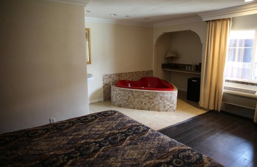Downey Hotel | Chateau Inn and Suites