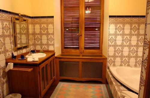 Les Pradeaux Hotel | Chateau La Grange fort
