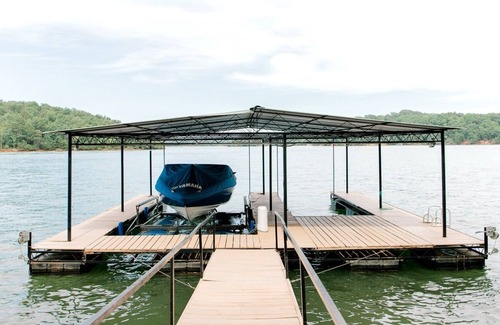 Gainesville House | Chateau Lanier multi family lake house for family reunions, corporate retreats
