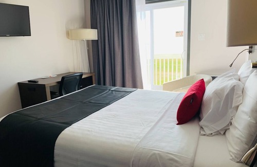 Iles de la Madeleine Hotel | Chateau Madelinot
