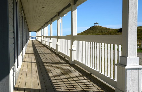 Iles de la Madeleine Hotel | Chateau Madelinot