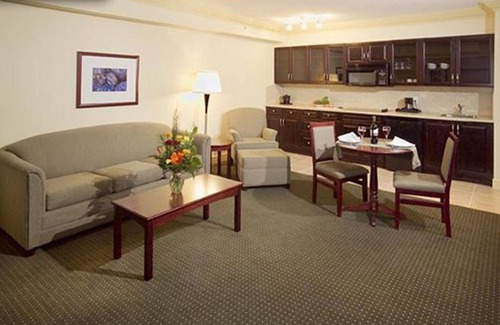 North Central Edmonton Hotel | Chateau Nova Kingsway