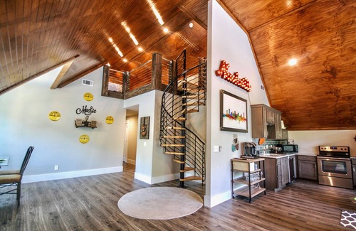 Buena Vista House | Chateau On Monroe - 5 Star Oasis. A Unique and Memorable Nashville Experience!