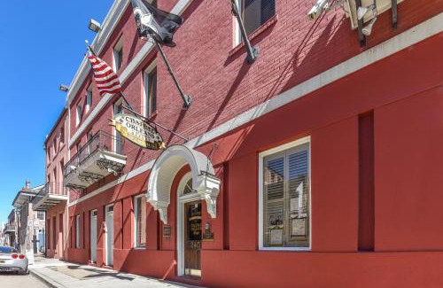 French Quarter Apartment | Chateau Orleans