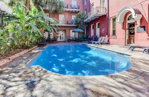 French Quarter Apartment | Chateau Orleans