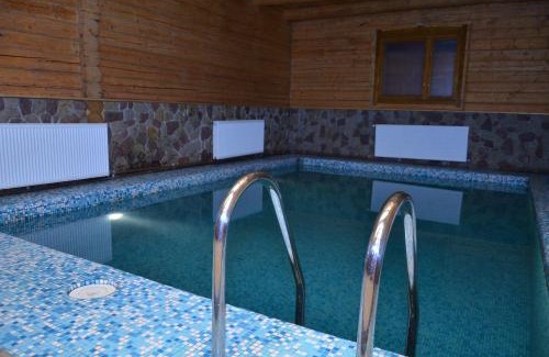 Khomyakuvka Hotel | Chateau Royal Hotel