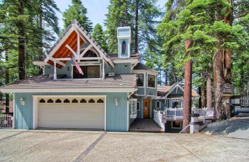 Yosemite West House | Chateau Royal West