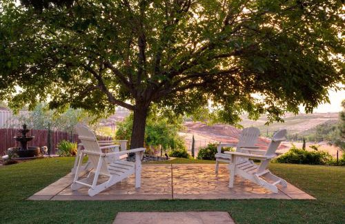 Temecula Villa | Chateau Syrah by AvantStay Picturesque Estate w Pool Hot Tub Pool Table Table Tennis New Pickleball Court Basketball hoop