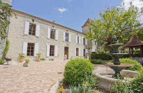 Villeneuve-sur-Lot House | Chateau Trieux, a 16th century chateau set in 3.5 hectares of private grounds.