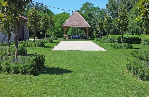 Villeneuve-sur-Lot House | Chateau Trieux, a 16th century chateau set in 3.5 hectares of private grounds.