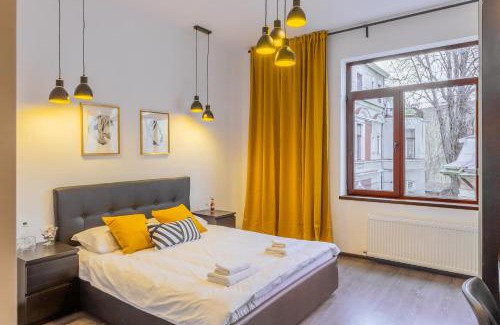 Bucharest City-Centre Apartment | CHÂTEAU: Upscale Suites in Bucharest's Historical Center!