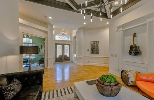Cliftondale House | Chateau Willine 7 Bedrooms Mansion