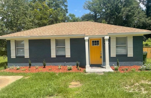 Hattiesburg House | CHATEAUX MAGNOLIA - SMART HOME, W/ BBQ+CORNHOLE!