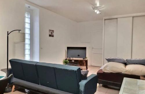 Chatenay-Malabry Apartment | CHATENAY 4 · Cozy Studio with car park and terrace