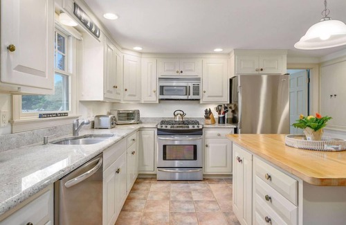 North Chatham House | Chatham Charm with Pool and Private Beach RPAM006