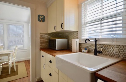 North Chatham House | Chatham Getaway- Completely Renovated Cape Cottage w/Linens Included