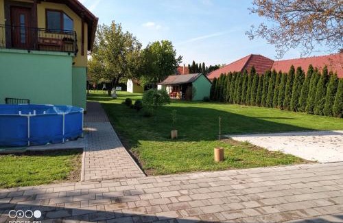 Velky Meder Other | Chatky a apartmány Pod starým orechom - camp