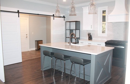 St. Elmo Improvement League House | Chattanooga Getaway 5 bedroom SLEEPS 15