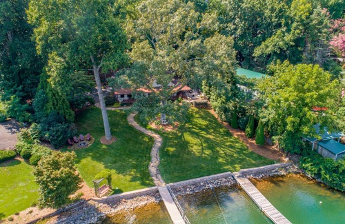 Hiawassee House | Chatuge Lakefront Home, Premium Lot with Amazing Lake & Mtn Views 5 min to Town