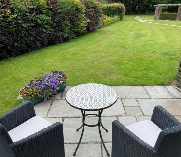 Paignton Apartment | Chauffeurs Cottage at The Stoep