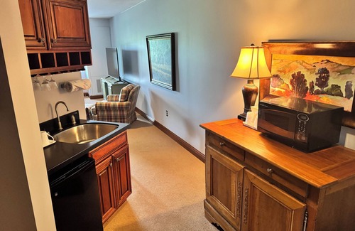 Mayville Hotel | Chautauqua Suites
