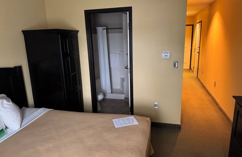 Mayville Hotel | Chautauqua Suites