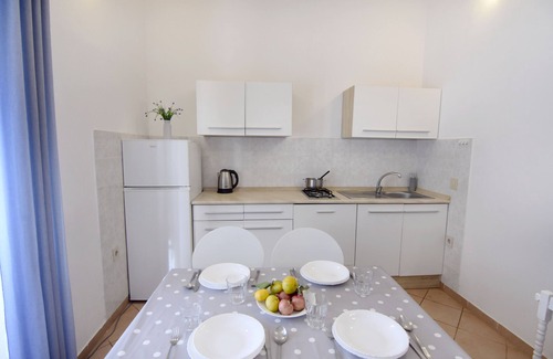 Basanija Apartment | Cheap apartment Silva Savudrija terrace, Wi-Fi, close to the sea barbecue
