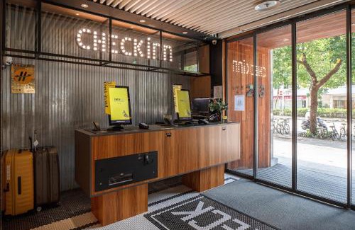 Zhongshan Hotel | CHECK inn Taipei Songjiang