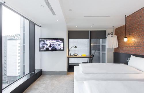 Zhongshan Hotel | CHECK inn Taipei Songjiang