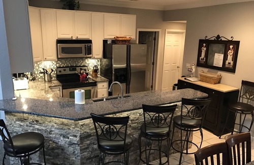 Sunrise Beach Condo | Check Our Reviews! Luxurious Waterfront Penthouse, 11mm views, Pool, Elevator,