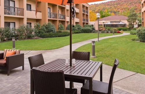 Mahwah House | Check out Ramapo Valley County Reservation! 3 Units with FREE Parking! Pool!