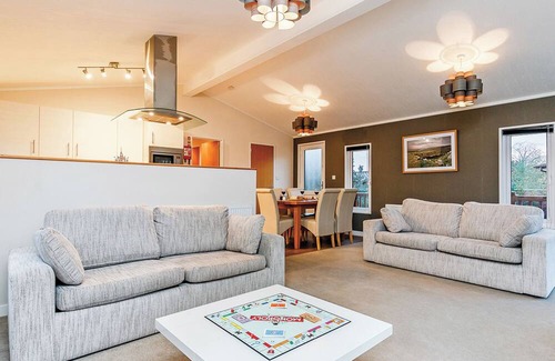 Cheddar Ski Chalet | Cheddar Lodge Premier