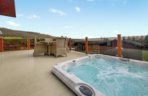 Cheddar Ski Chalet | Cheddar Lodge Premier
