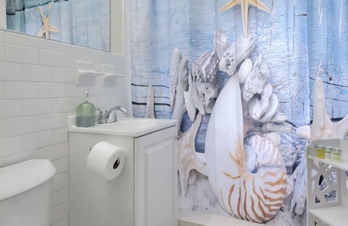 Delray Beach Cottage | Cheerful 2 bed cottage, East Delray Beach, pets ok, walk to Atlantic