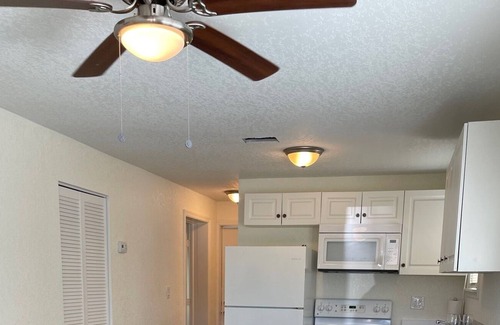 Gandy House | Cheerful 2 bed minutes to Downtown St Pete & Tampa