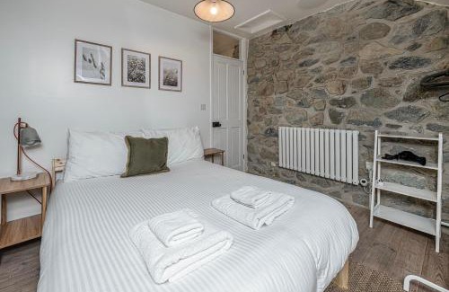 Dolgellau House | Cheerful 2 bedroom cottage with garden