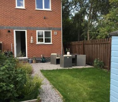 Chester House | Cheerful 2-bedroom home with free parking