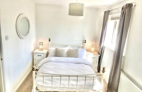 Chester House | Cheerful 2-bedroom home with free parking