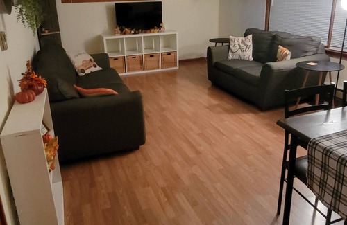 Trenton House | Cheerful 2 bedroom home