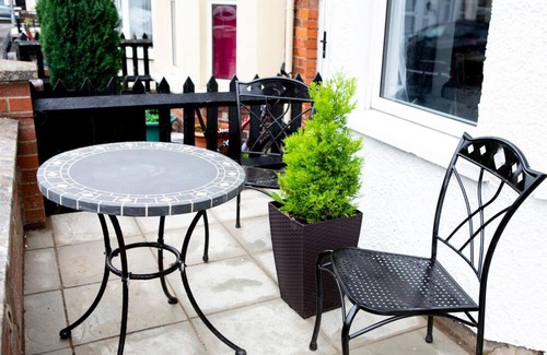 Queens Quarter House | Cheerful 2 bedroom house in the heart of Belfast